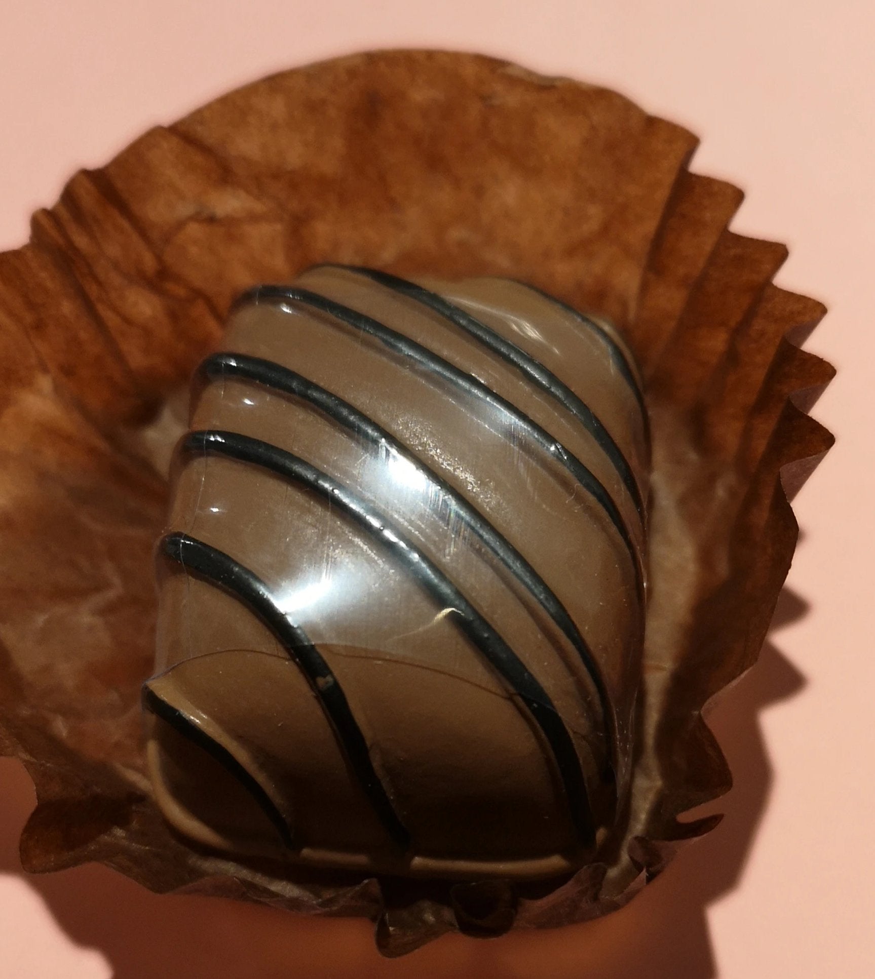 shop-your-favorite-lippenbalsam-in-form-einer-vollmilchschokoladen-praline-variante-2-online-sale_0.jpg