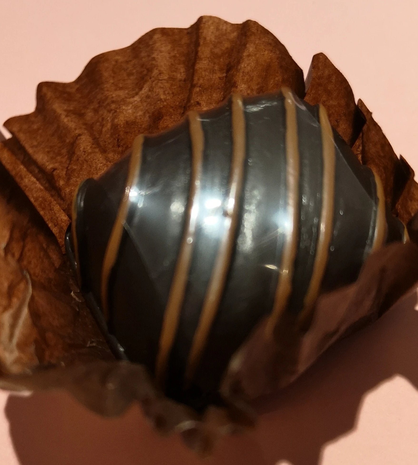 the-worlds-best-authentic-lippenbalsam-in-form-einer-praline-typ-zartbittervariante-2-on-sale_0.jpg