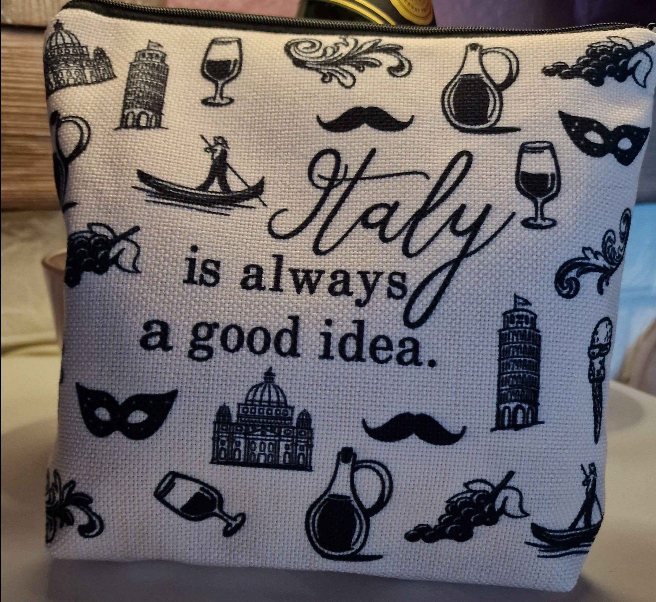 where-you-can-buy-all-your-make-up-kosmetik-tasche-italy-is-always-a-good-idea-fashion_0.jpg